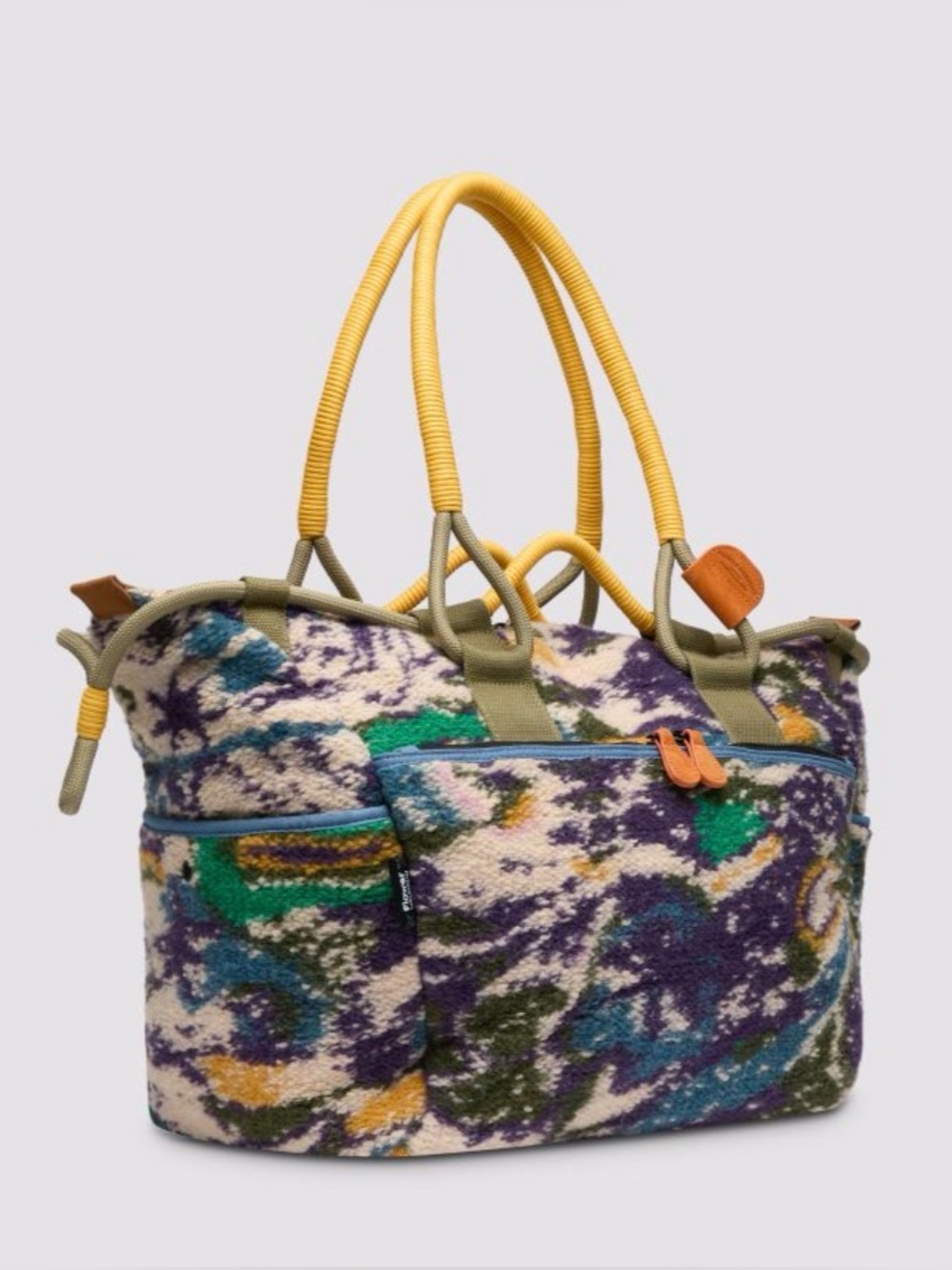 NWT Flower Mountain Weekend Bag in Multicolor - Picture 4 of 8